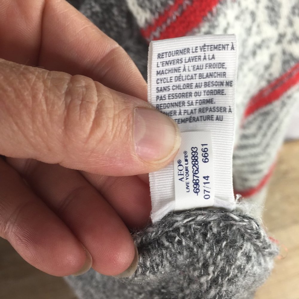 AEO loose front tribal print gray/red cardigan - Picture 6 of 6